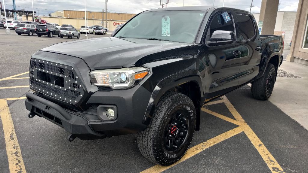 2017 Toyota Tacoma Image 3