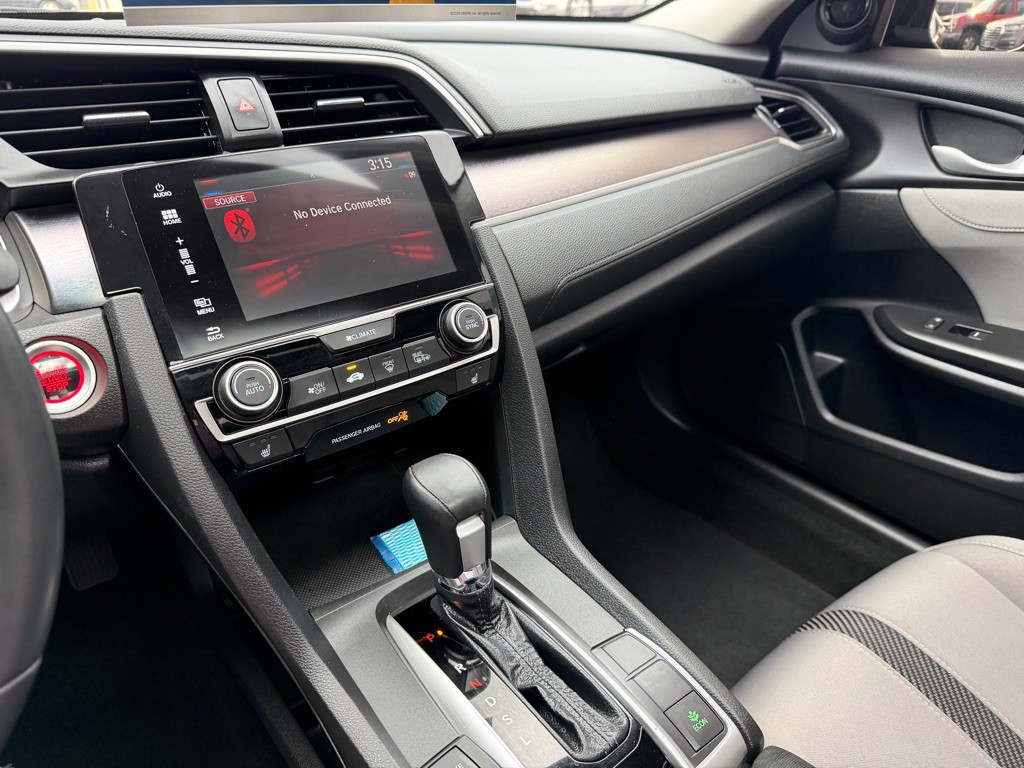 2018 Honda Civic Image 11