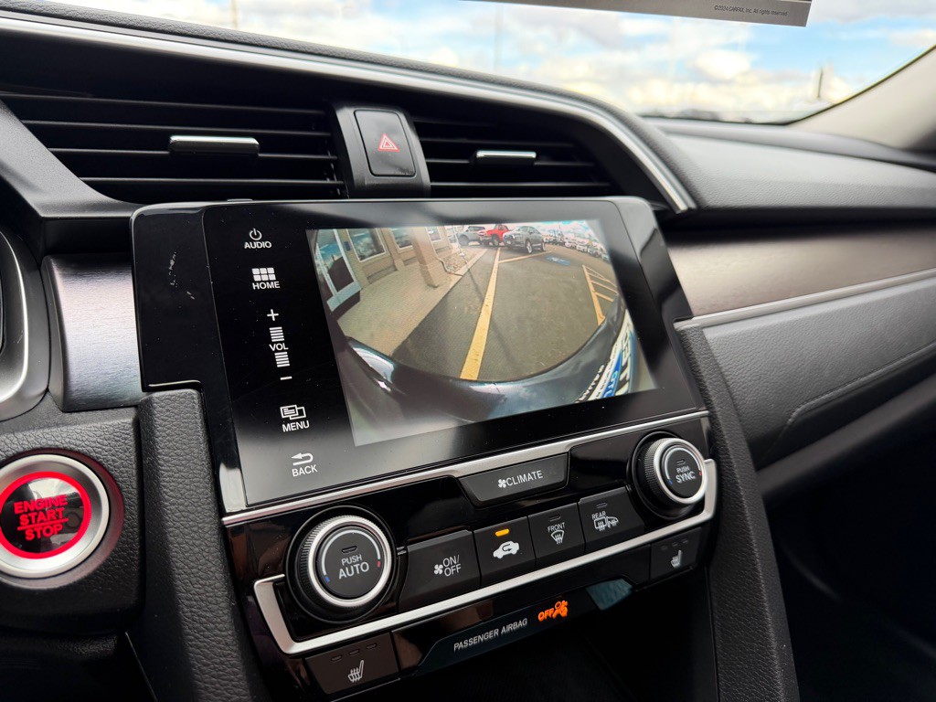 2018 Honda Civic Image 16