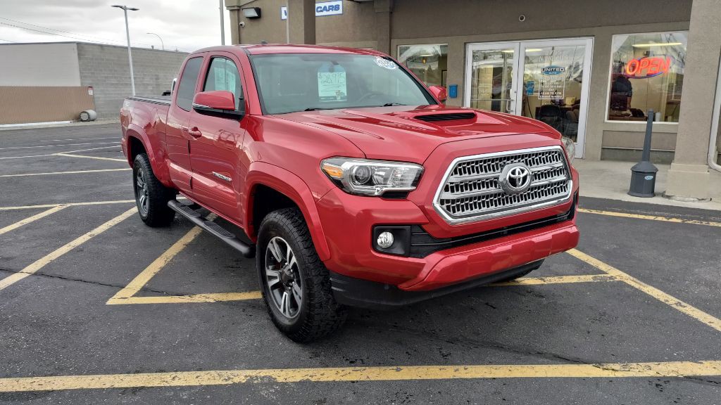 2016 Toyota Tacoma Image 2