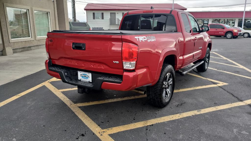 2016 Toyota Tacoma Image 3