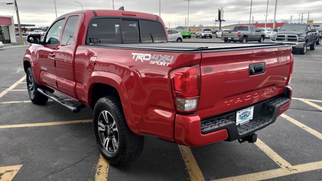 2016 Toyota Tacoma Image 4