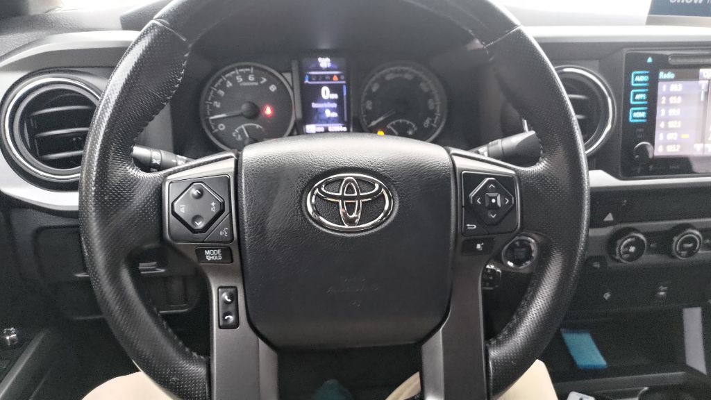 2016 Toyota Tacoma Image 8