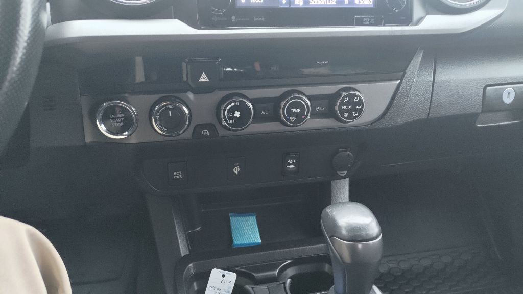 2016 Toyota Tacoma Image 10