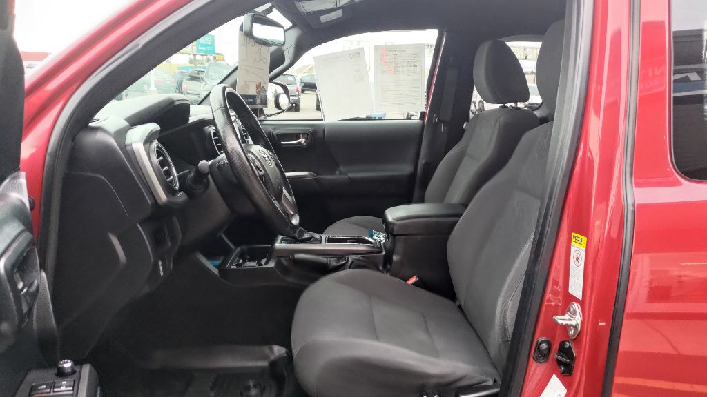 2016 Toyota Tacoma Image 11