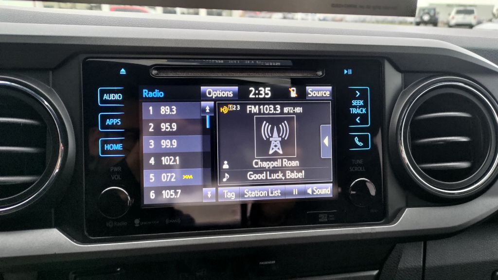 2016 Toyota Tacoma Image 12