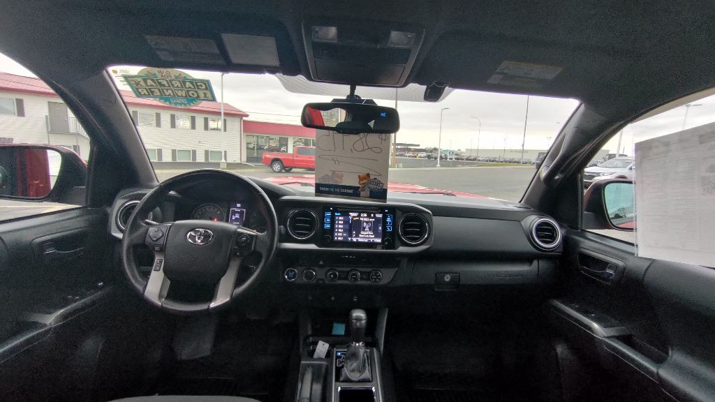 2016 Toyota Tacoma Image 14