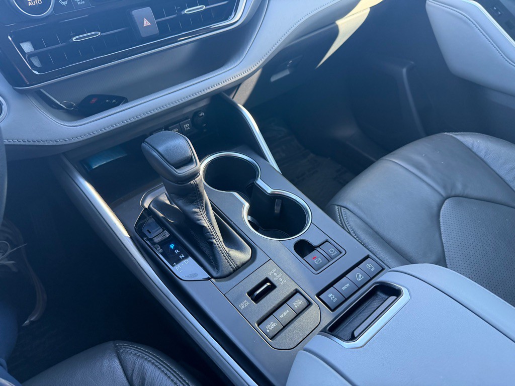 2020 Toyota Highlander Image 15