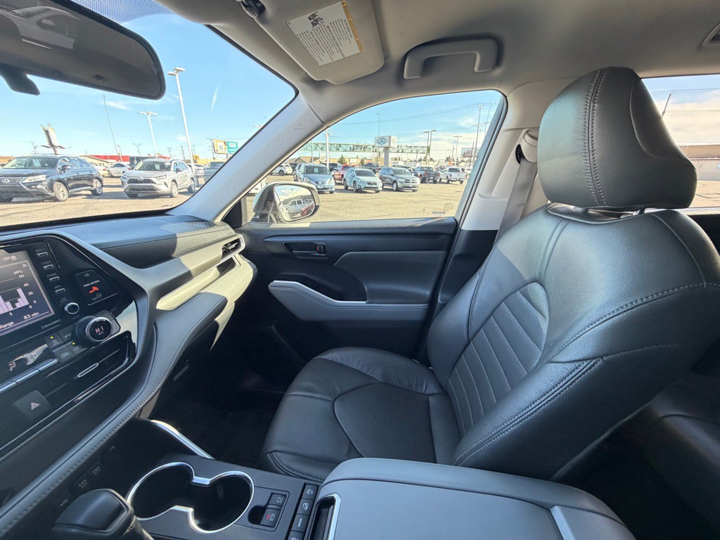 2020 Toyota Highlander Image 16