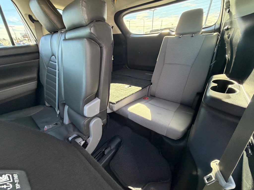 2020 Toyota Highlander Image 21