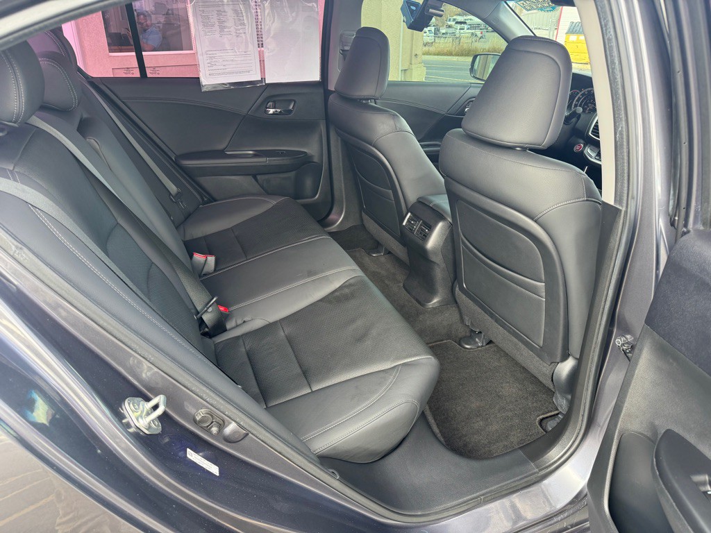 2013 Honda Accord Image 16