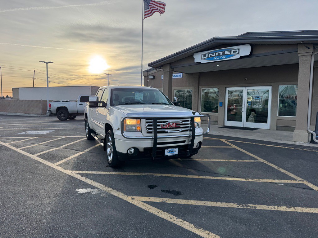 2012 GMC Sierra Image 2