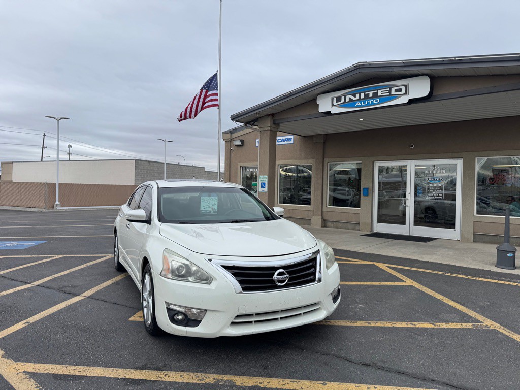 2015 Nissan Altima Image 2