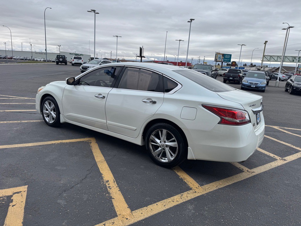 2015 Nissan Altima Image 3