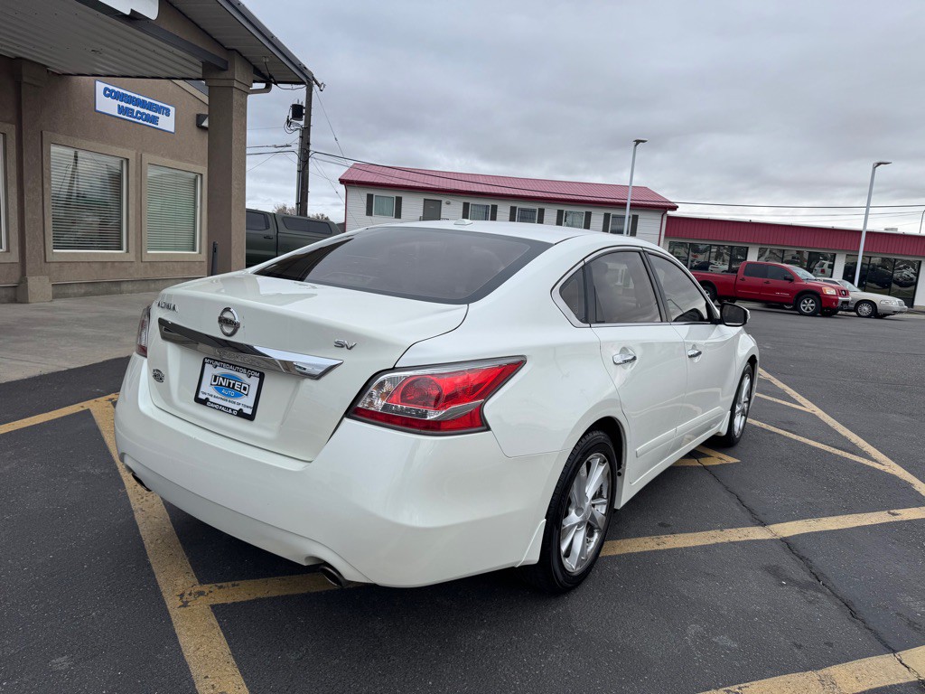 2015 Nissan Altima Image 4