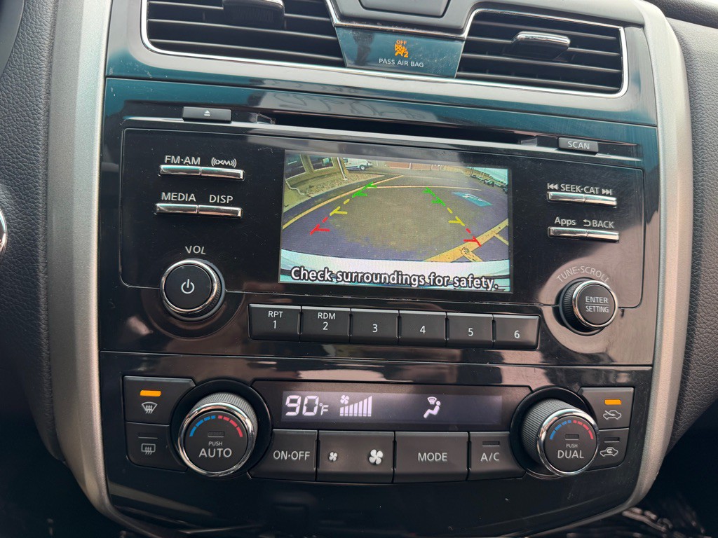 2015 Nissan Altima Image 9