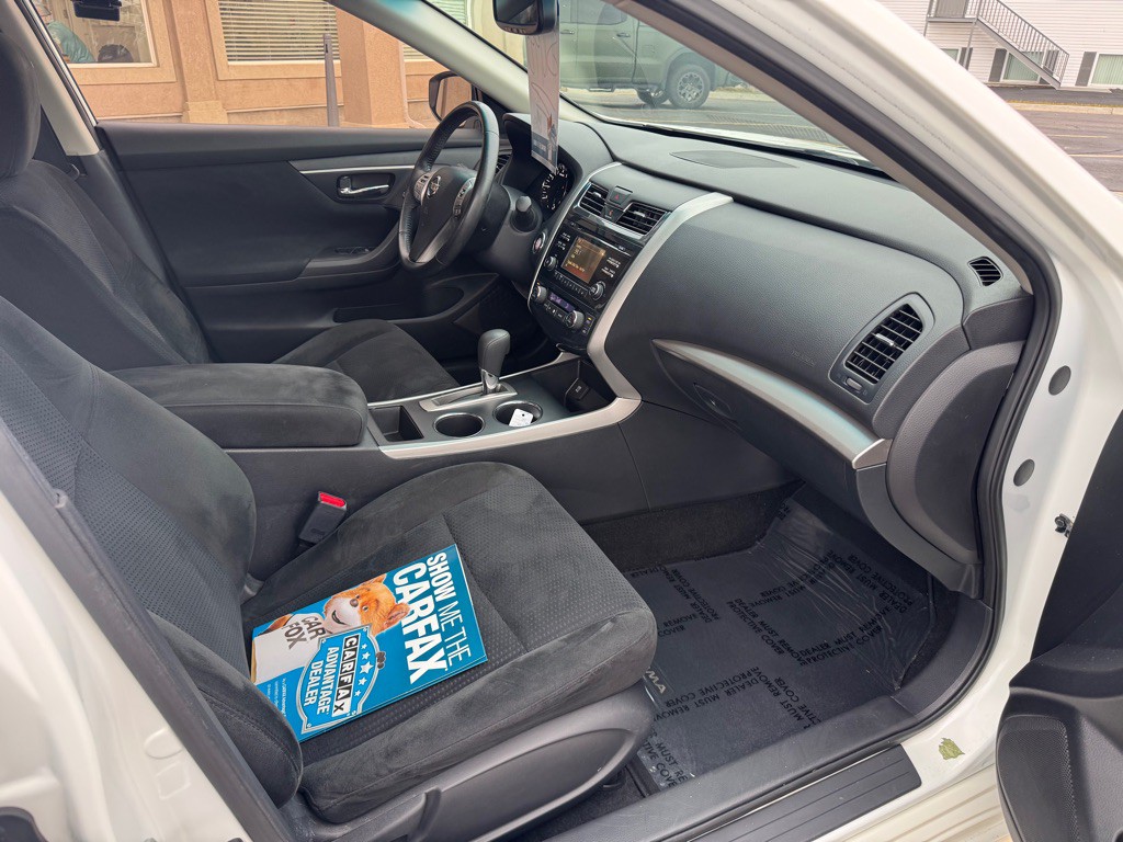 2015 Nissan Altima Image 10
