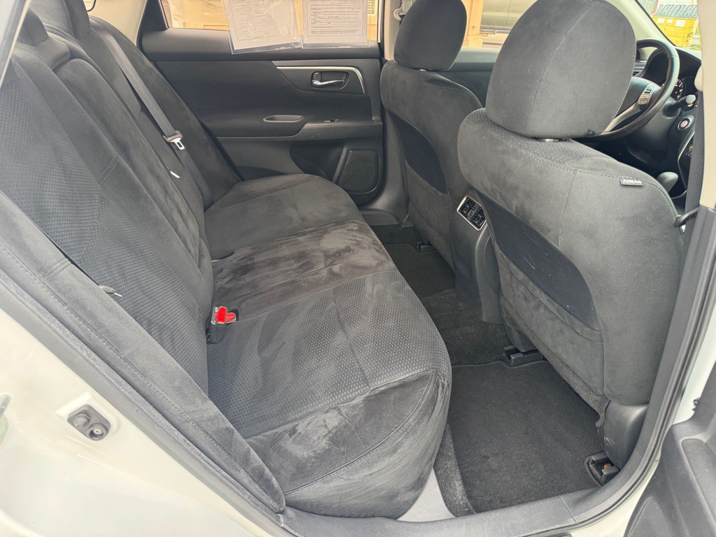 2015 Nissan Altima Image 14
