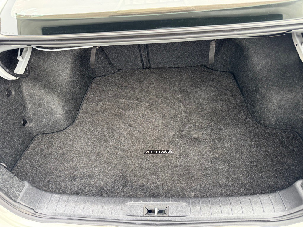 2015 Nissan Altima Image 15