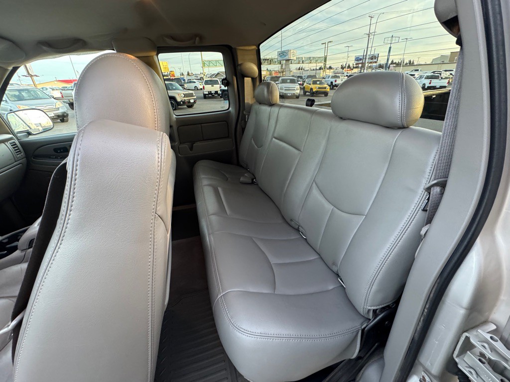 2005 Chevrolet Silverado 1500 Image 10