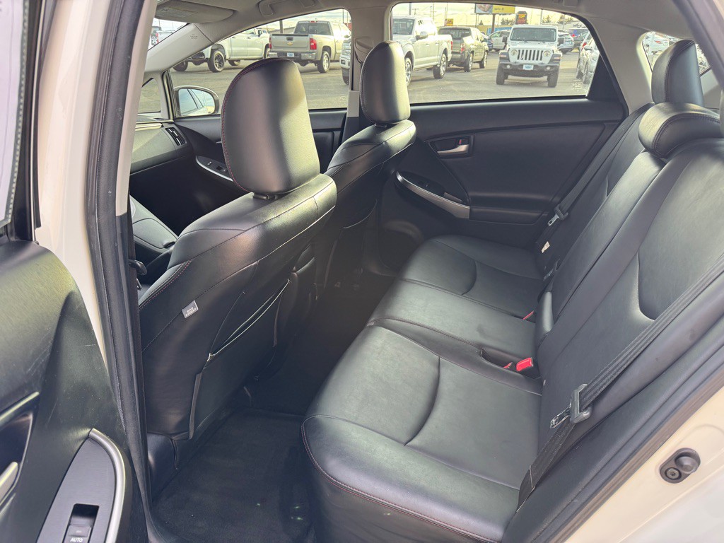 2013 Toyota Prius Image 13