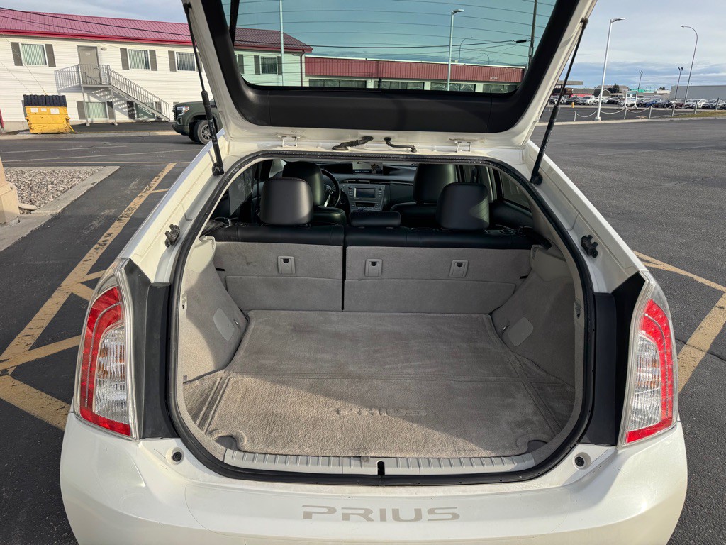 2013 Toyota Prius Image 15