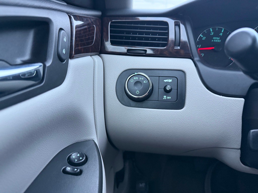 2014 Chevrolet Impala Image 12