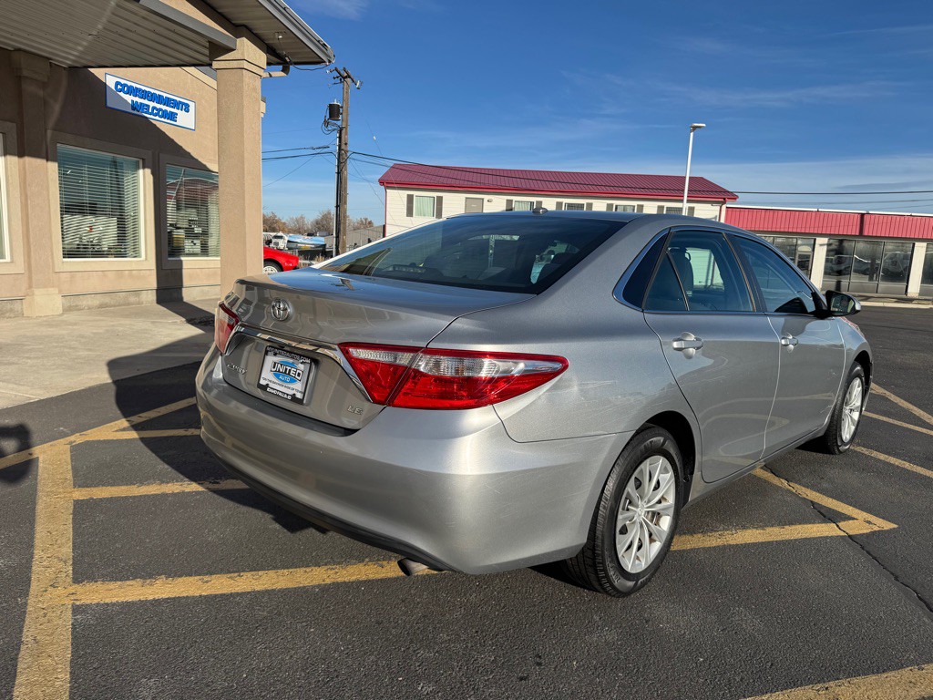 2017 Toyota Camry Image 4