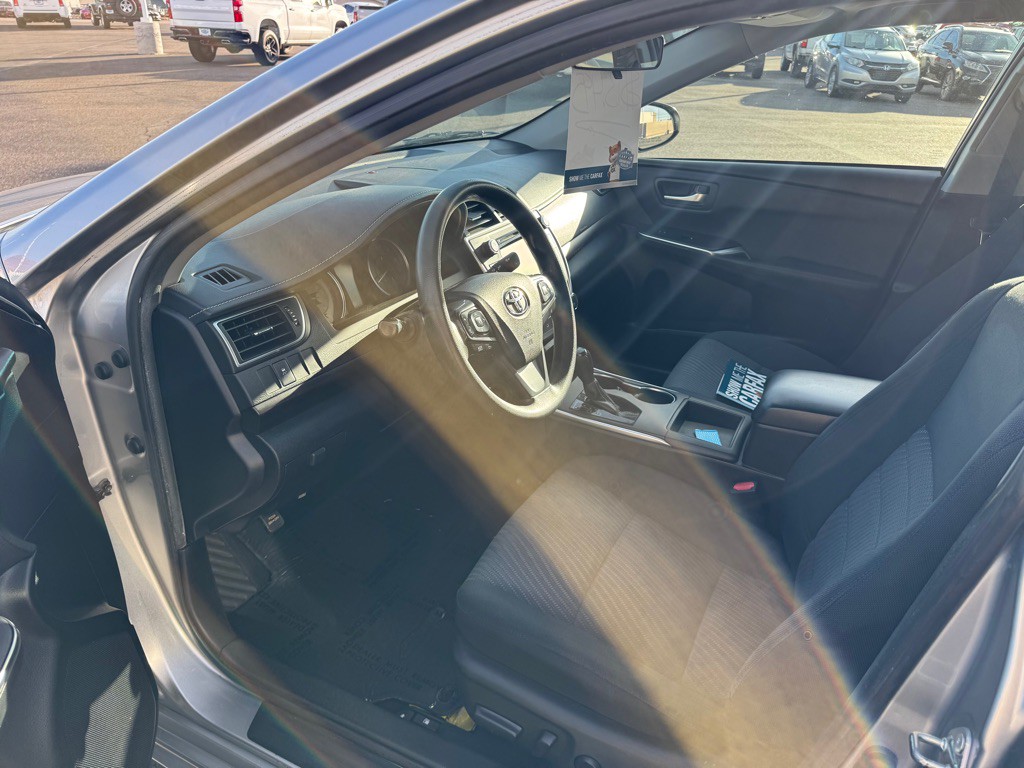 2017 Toyota Camry Image 5