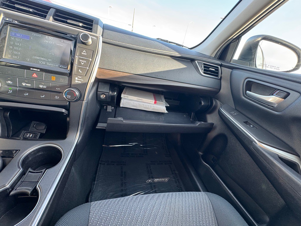 2017 Toyota Camry Image 9