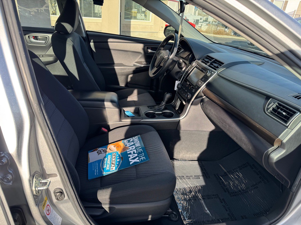 2017 Toyota Camry Image 11