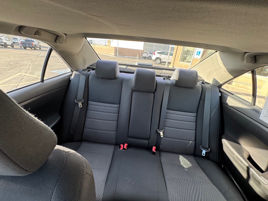 2017 Toyota Camry Image 12