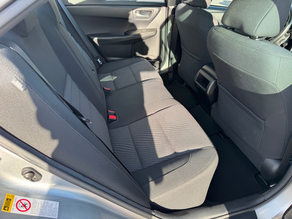 2017 Toyota Camry Image 13