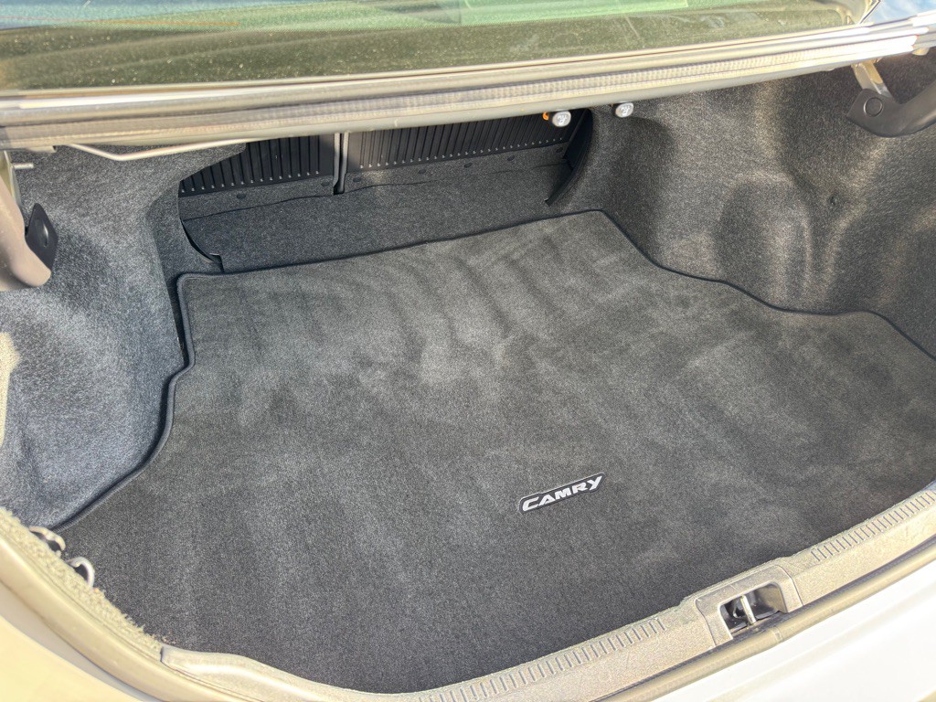 2017 Toyota Camry Image 15