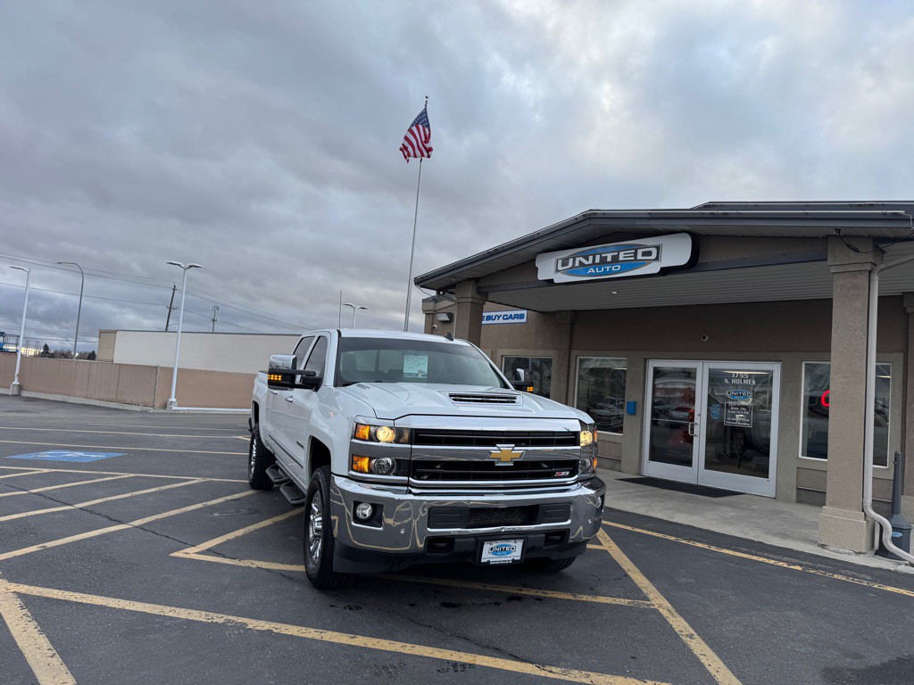 2018 Chevrolet Silverado 1500 Image 2