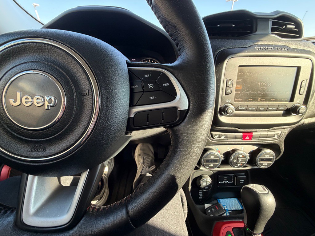 2016 Jeep Renegade Image 10