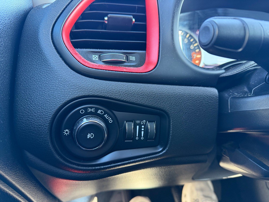 2016 Jeep Renegade Image 12