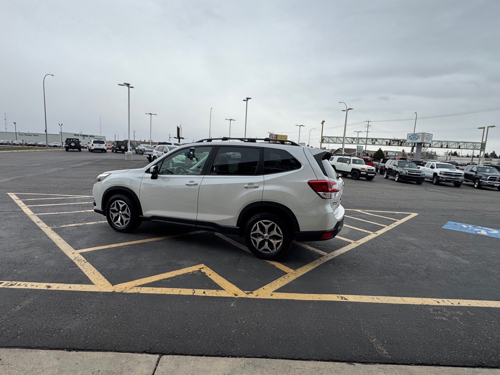 2022 Subaru Forester Image 3