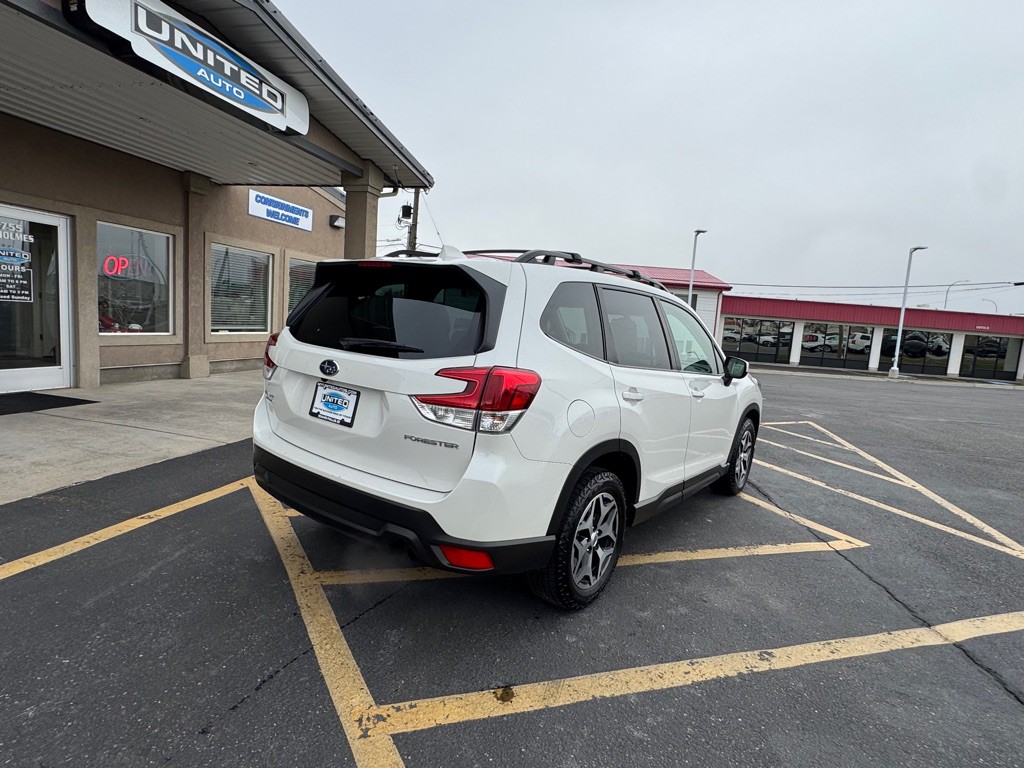 2022 Subaru Forester Image 4