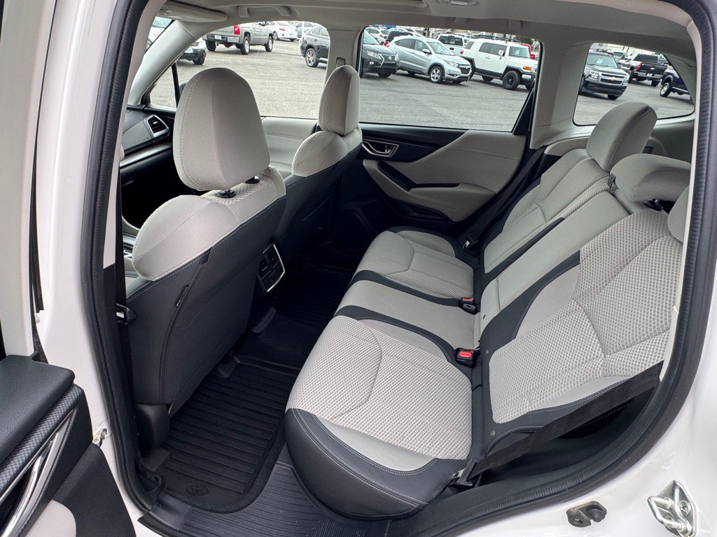 2022 Subaru Forester Image 16
