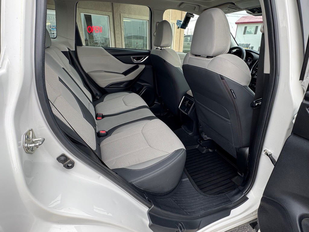 2022 Subaru Forester Image 17