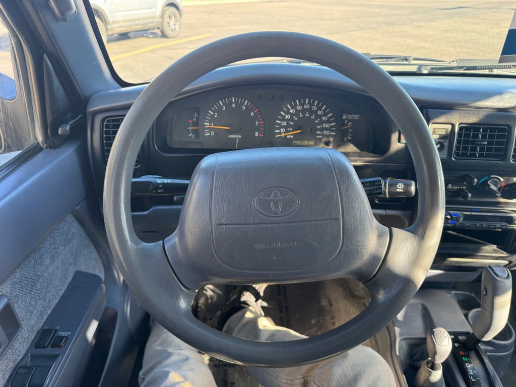 2000 Toyota Tacoma Image 7