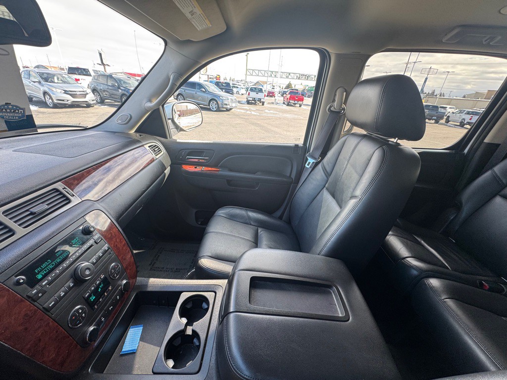 2012 Chevrolet Suburban Image 9