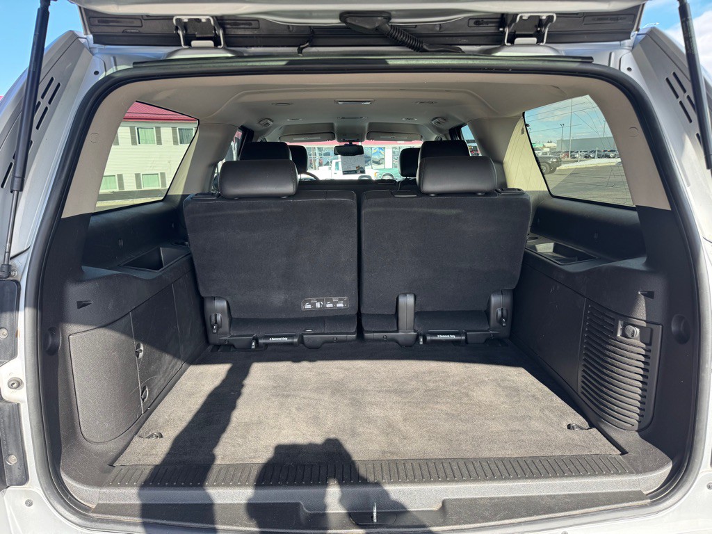 2012 Chevrolet Suburban Image 18
