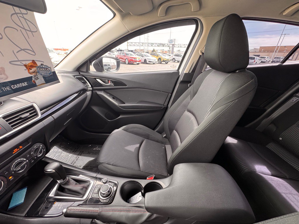 2015 Mazda Mazda3 Image 9