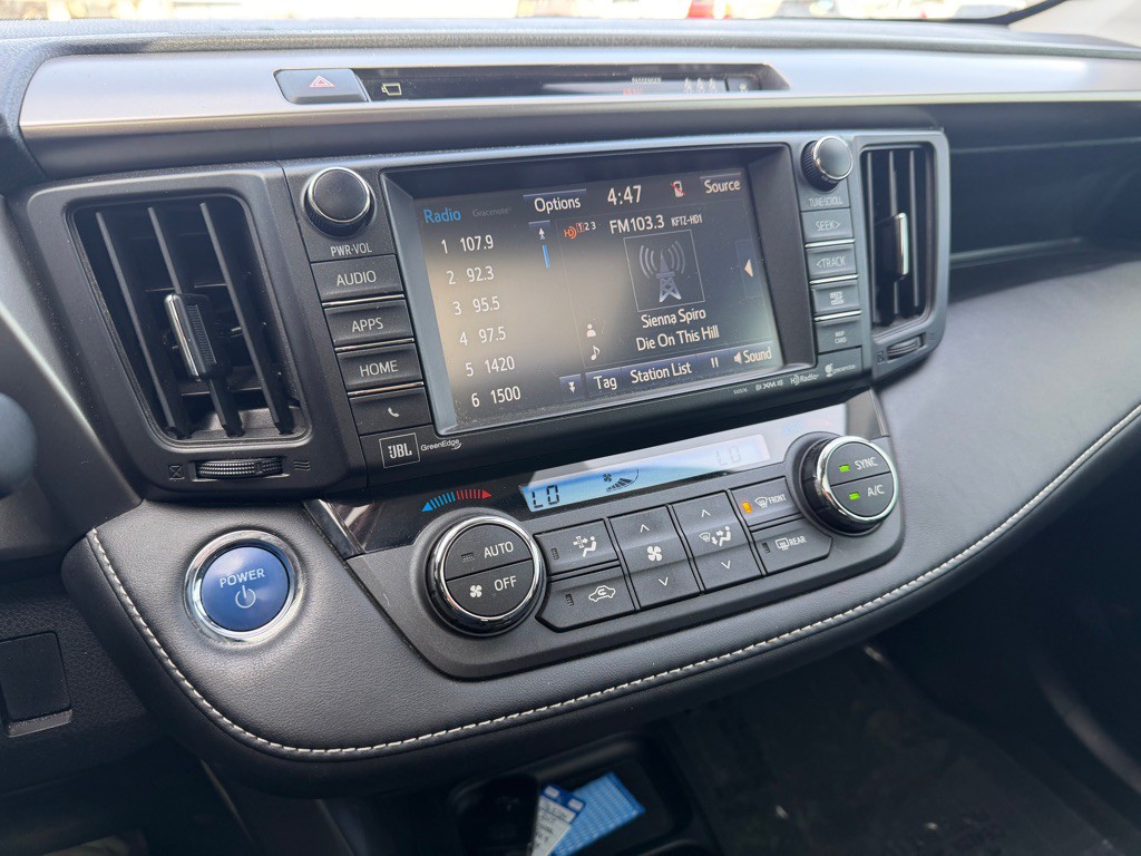 2017 Toyota Rav4 Image 12