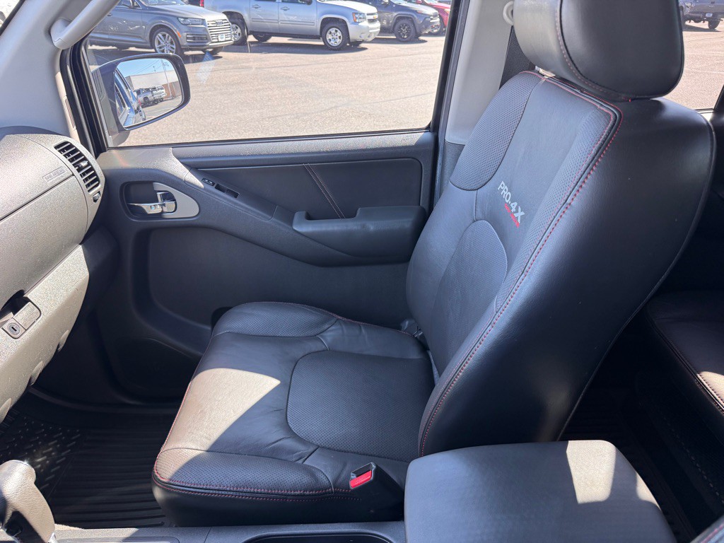 2009 Nissan Frontier Image 12