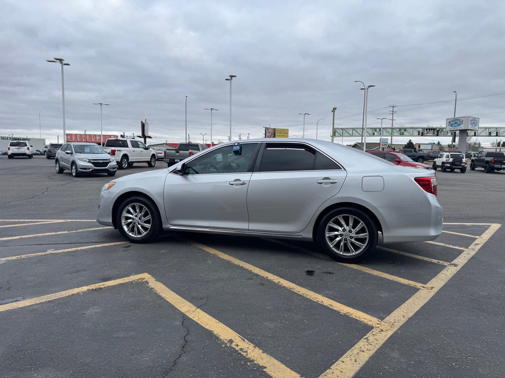 2013 Toyota Camry Image 3