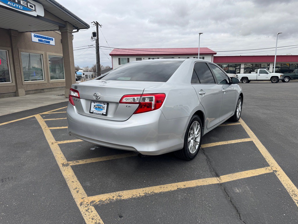 2013 Toyota Camry Image 4