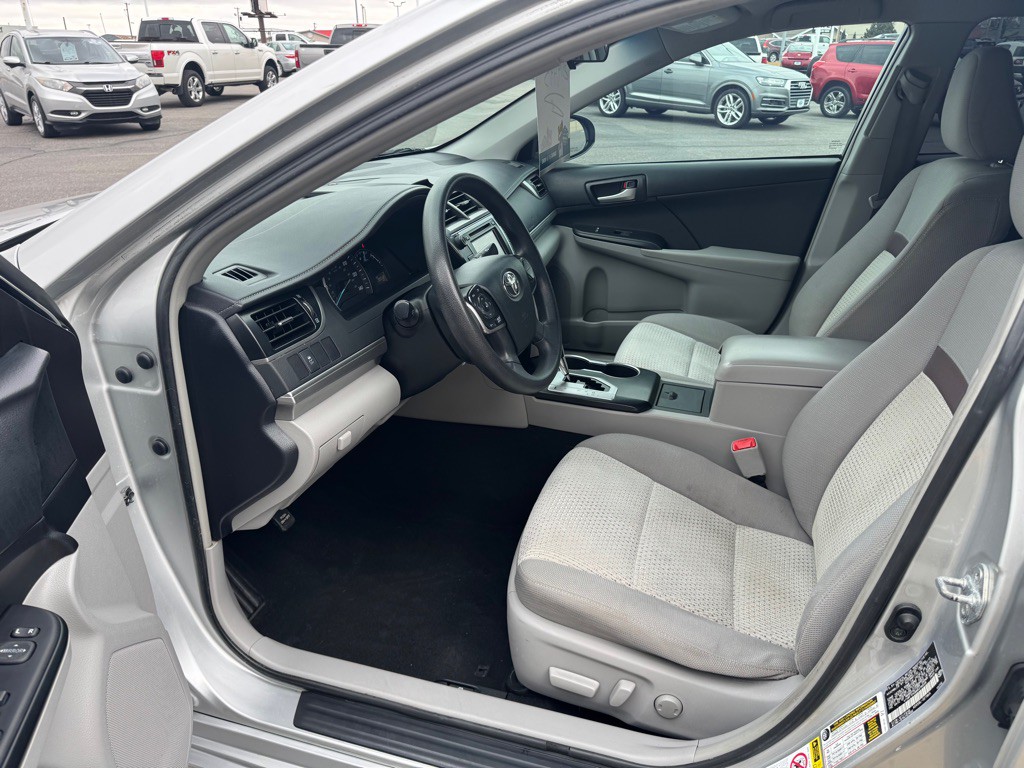 2013 Toyota Camry Image 5